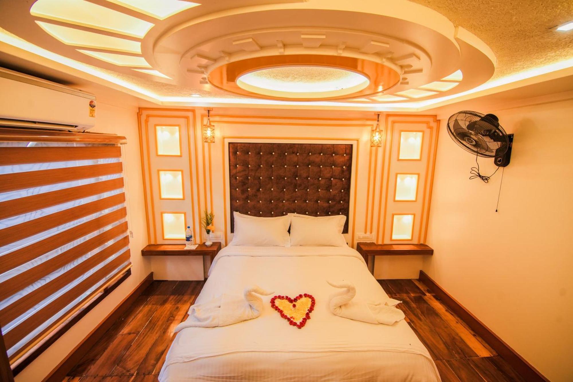 Kera Houseboats Alleppey Alappuzha Extérieur photo